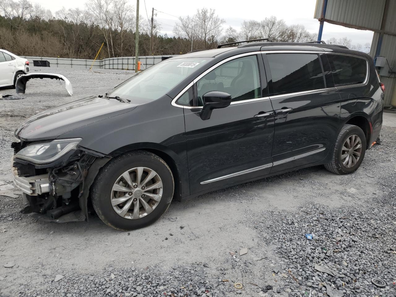 2017 Chrysler Pacifica - Image 1