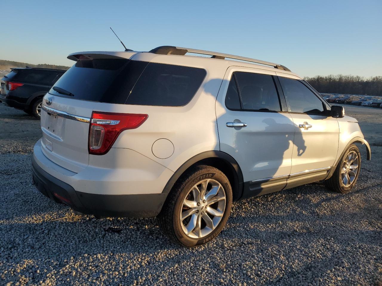 2014 Ford Explorer - Image 3
