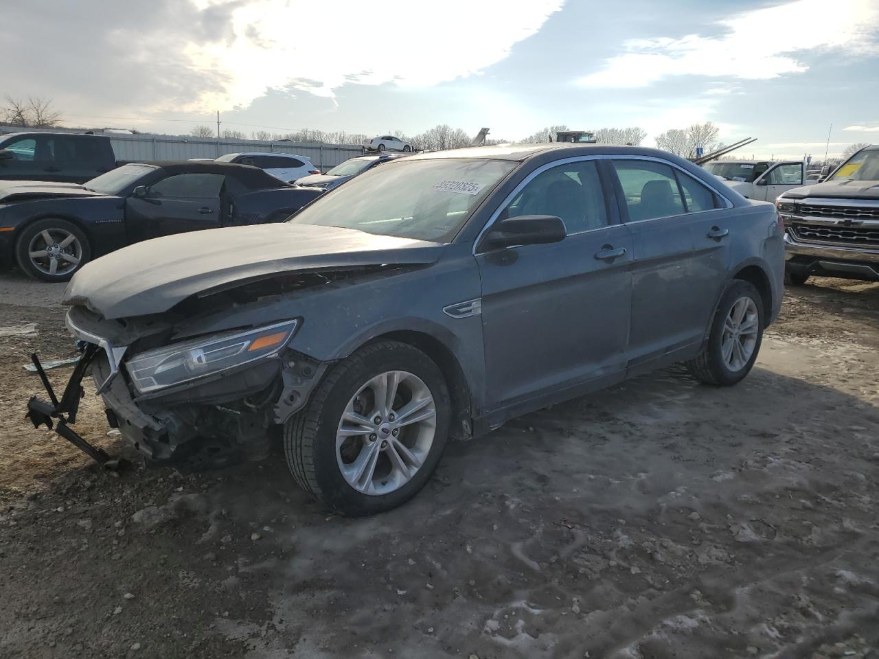 2018 Ford Taurus Se for Sale in Kansas City, KS - Front End