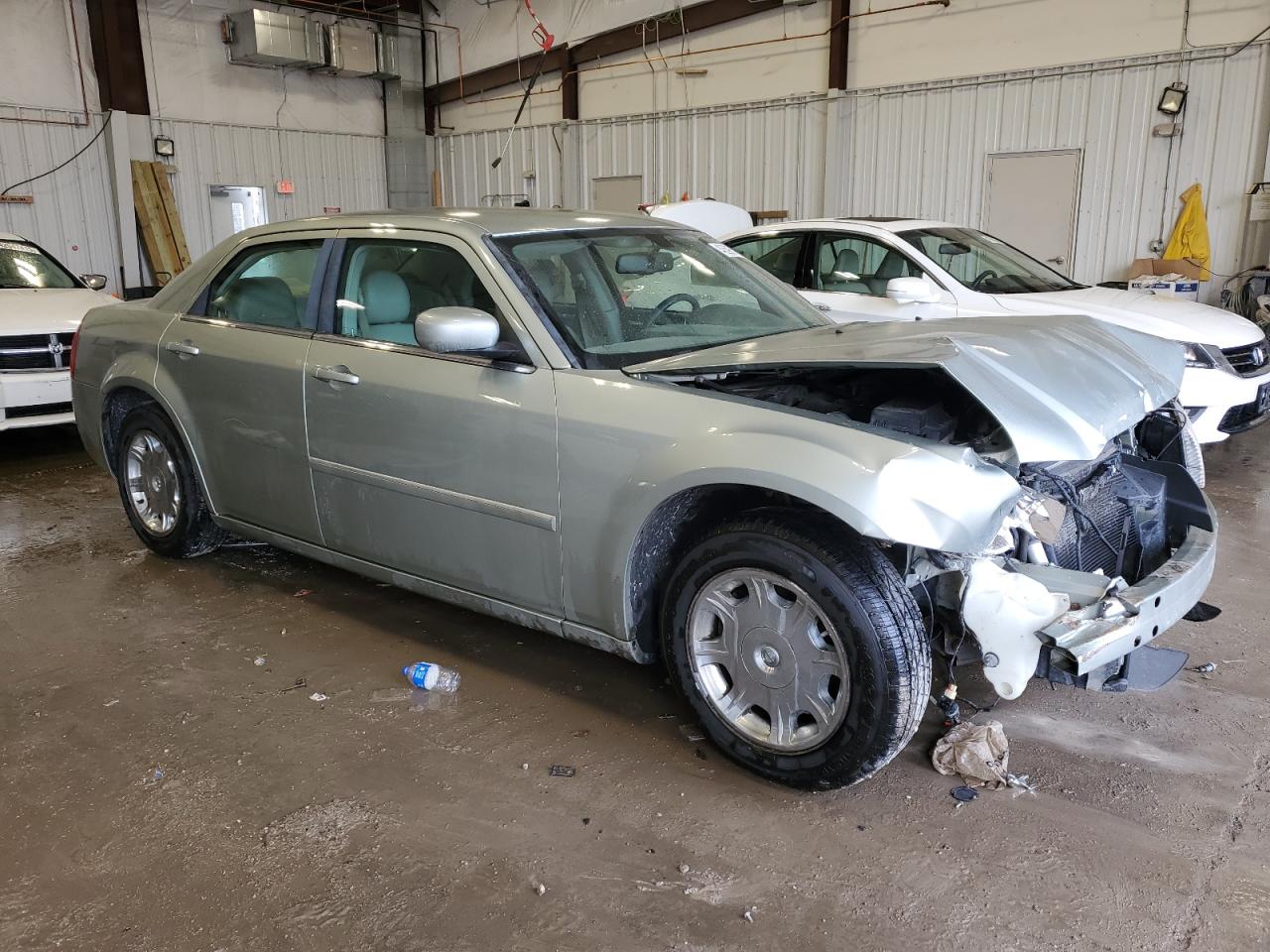 2006 Chrysler 300 - Image 4