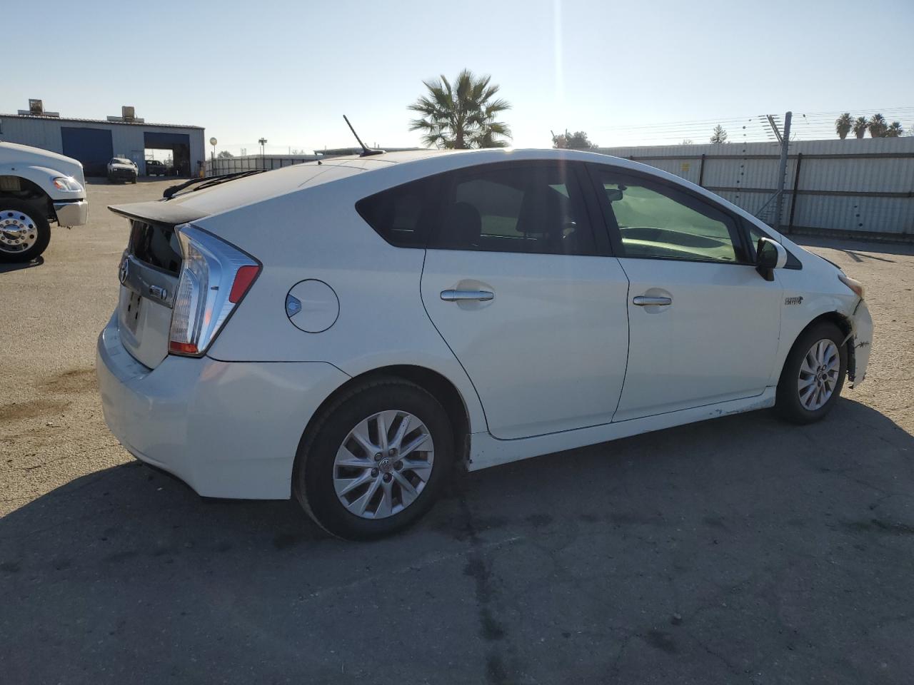 VIN JTDKN3DPXE3052891 2014 TOYOTA PRIUS no.3