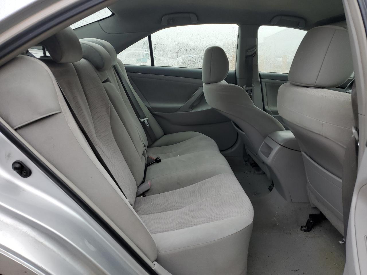 2011 Toyota Camry - Image 10