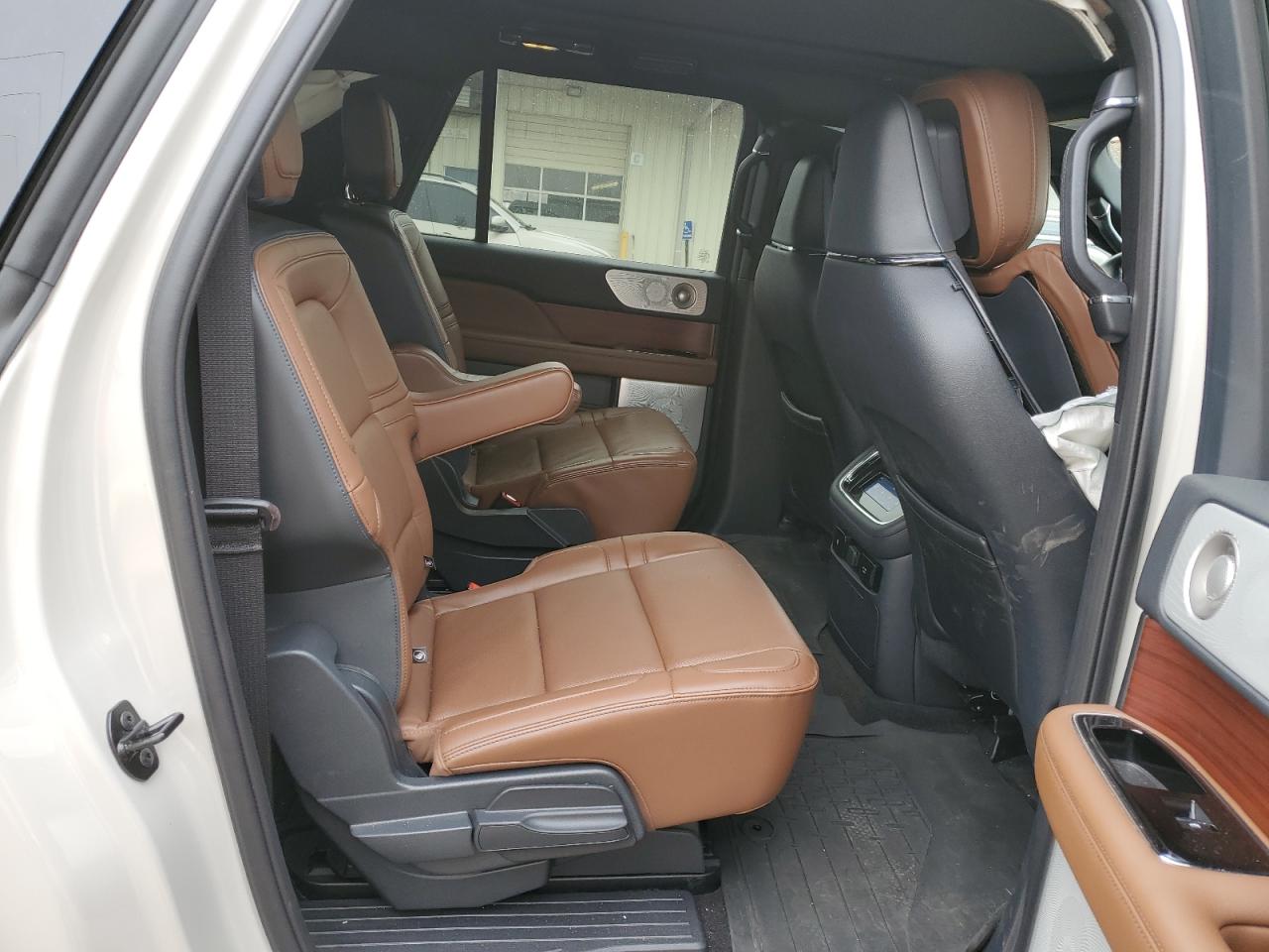 2023 Lincoln Navigator - Image 11