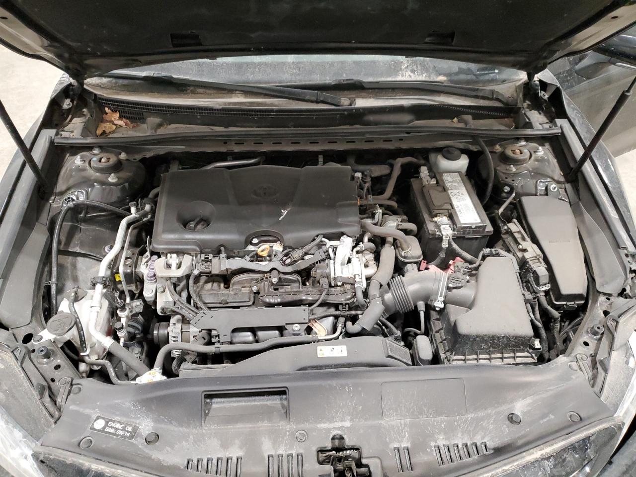 2020 Toyota Camry - Image 11