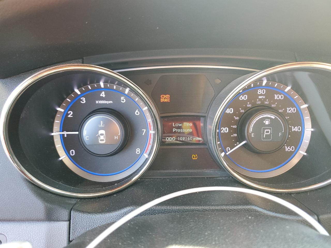2012 Hyundai Sonata - Image 9
