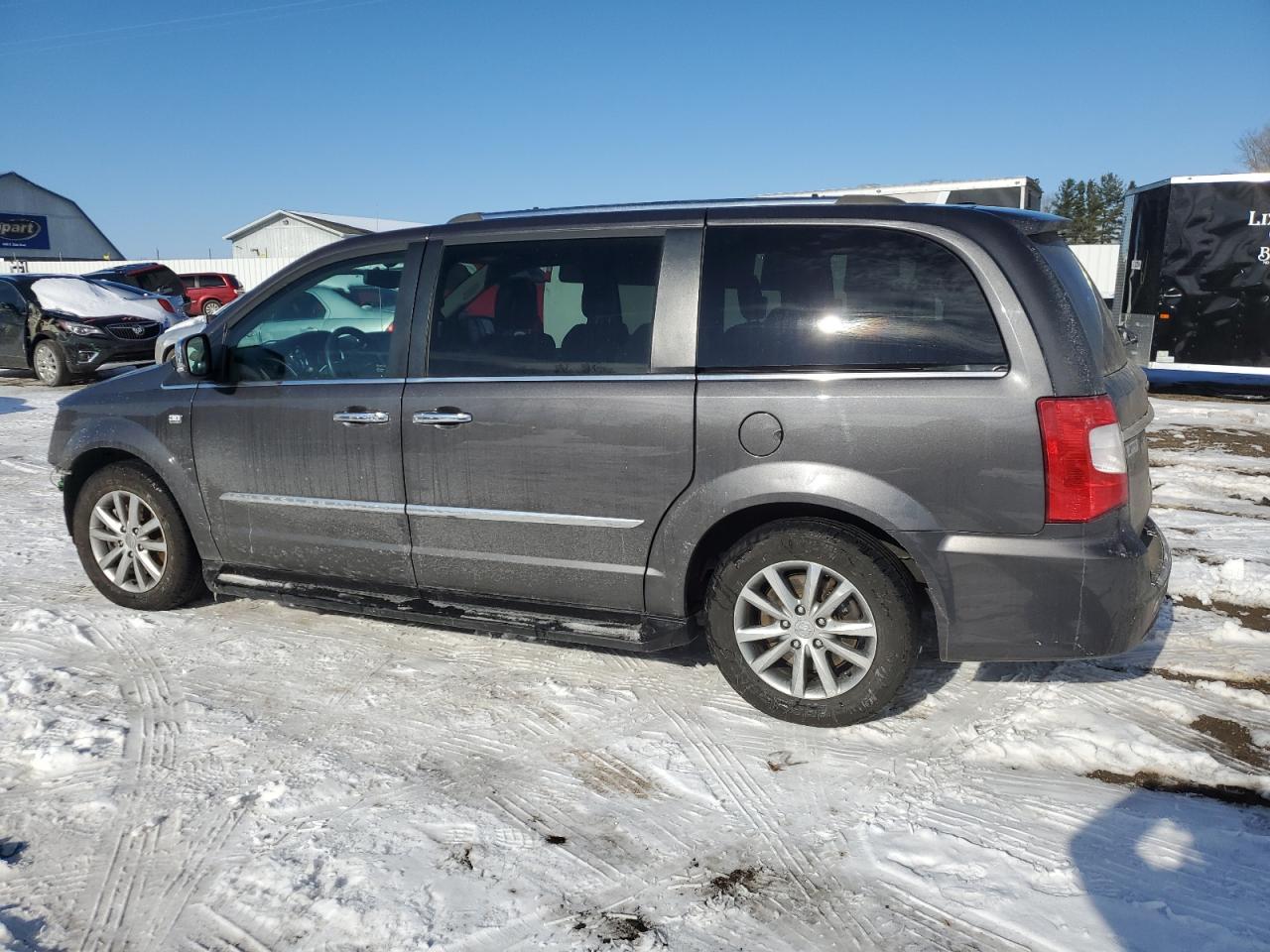 2014 Chrysler Town & Country - Image 2
