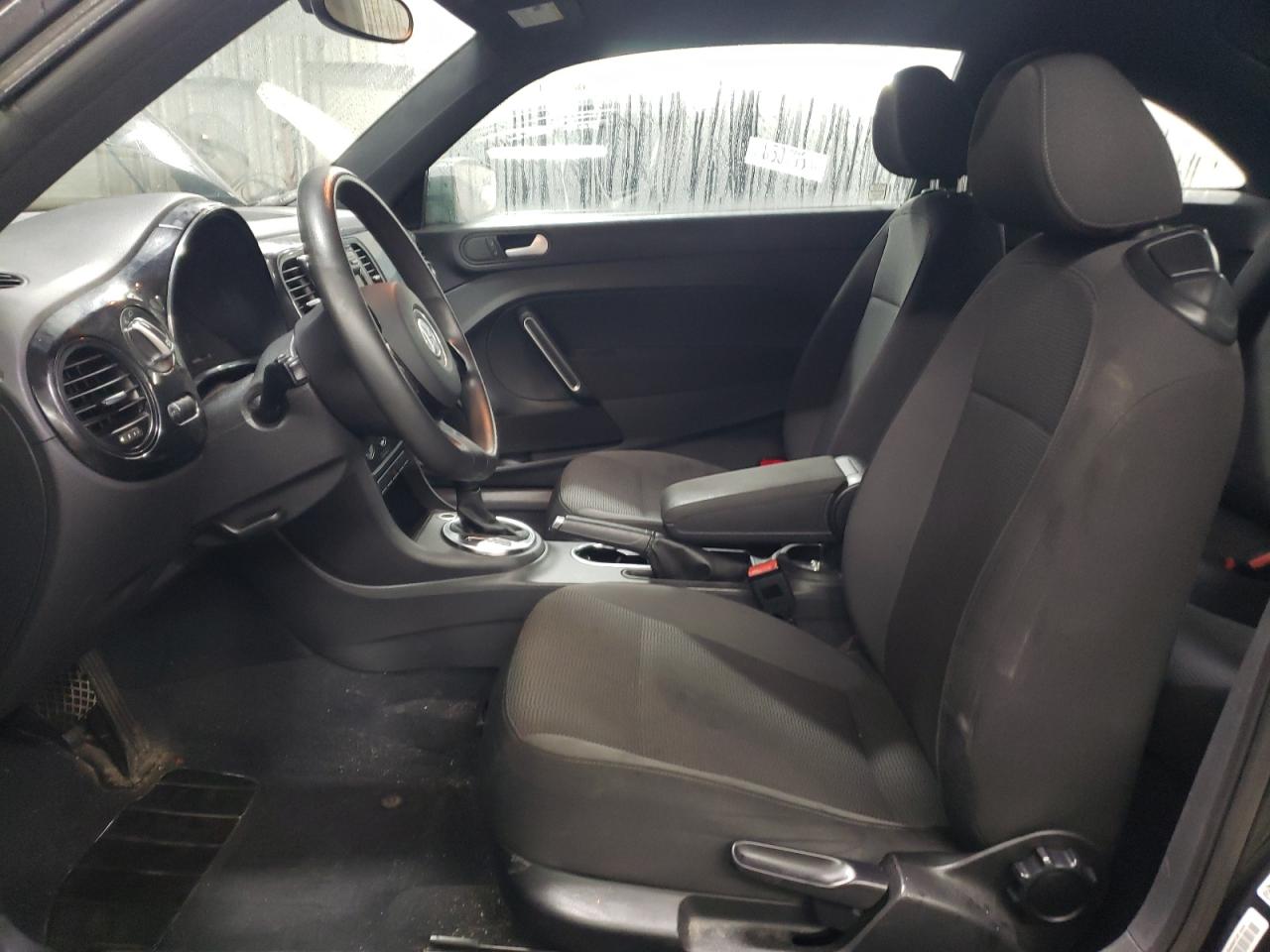 2013 Volkswagen Beetle - Image 7