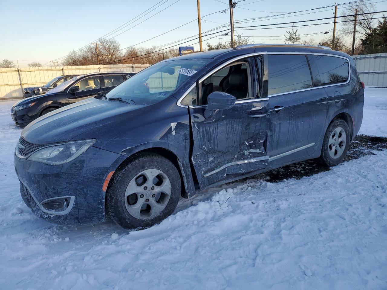 2017 Chrysler Pacifica - Image 1