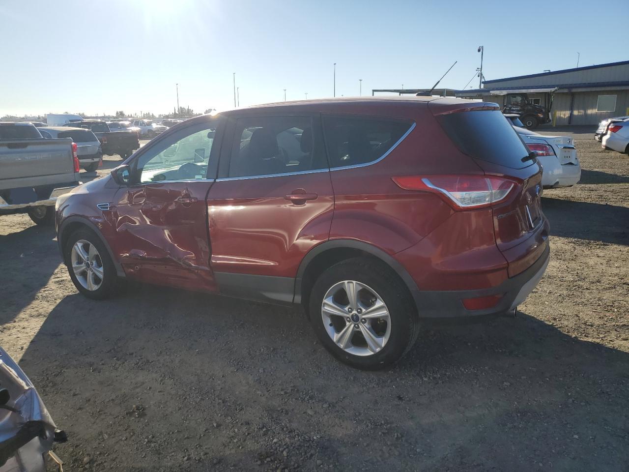 VIN 1FMCU0GX2DUC71219 2013 FORD ESCAPE no.2