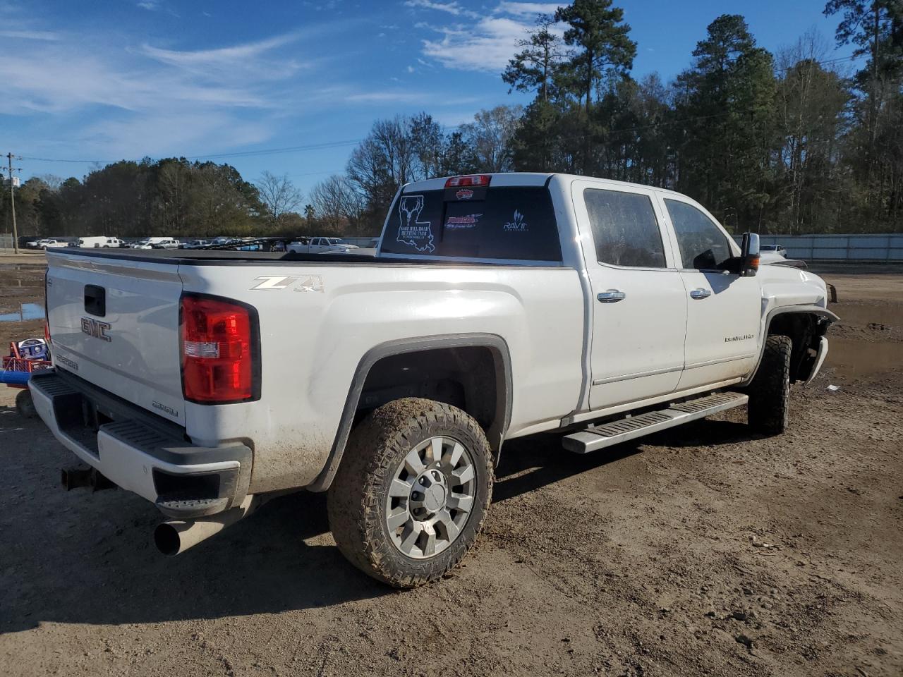 2017 GMC Sierra - Image 3
