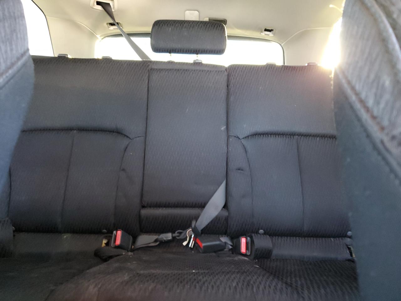 2010 Subaru Outback - Image 10