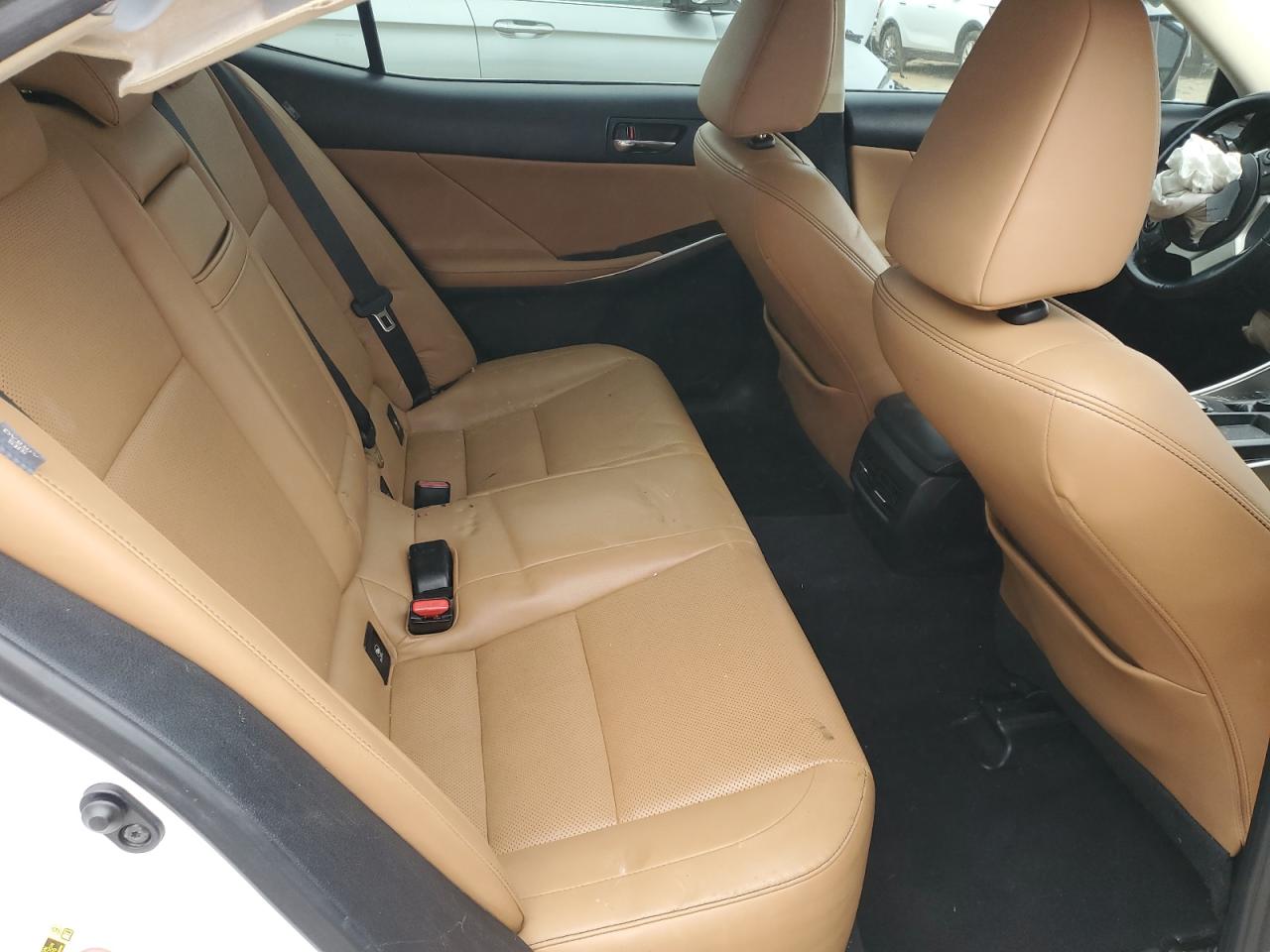 2016 Lexus IS - Image 11