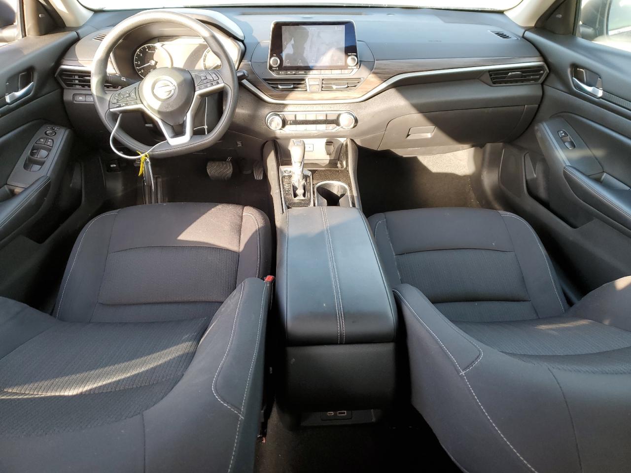 2024 Nissan Altima - Image 8