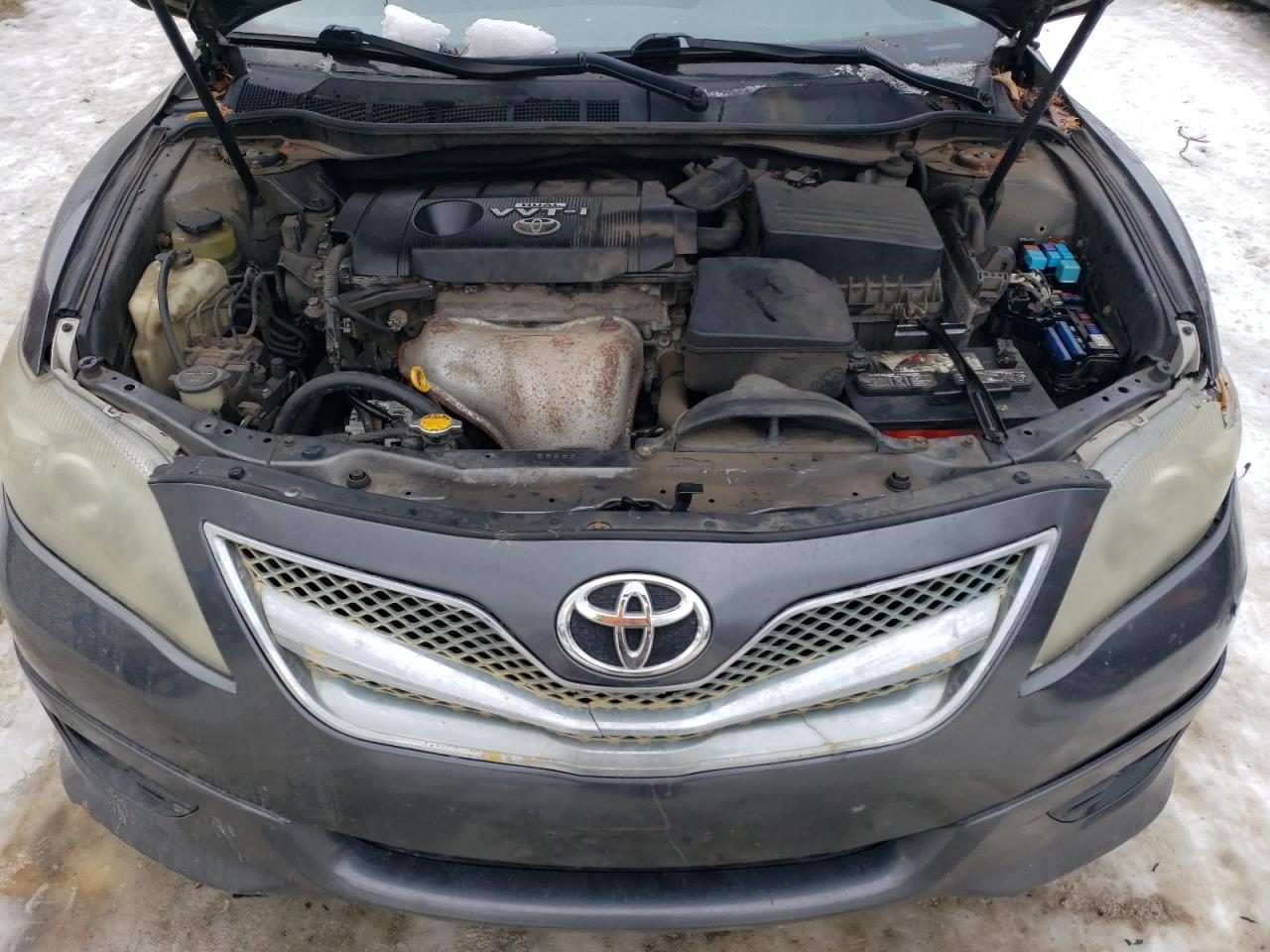 2010 Toyota Camry - Image 11