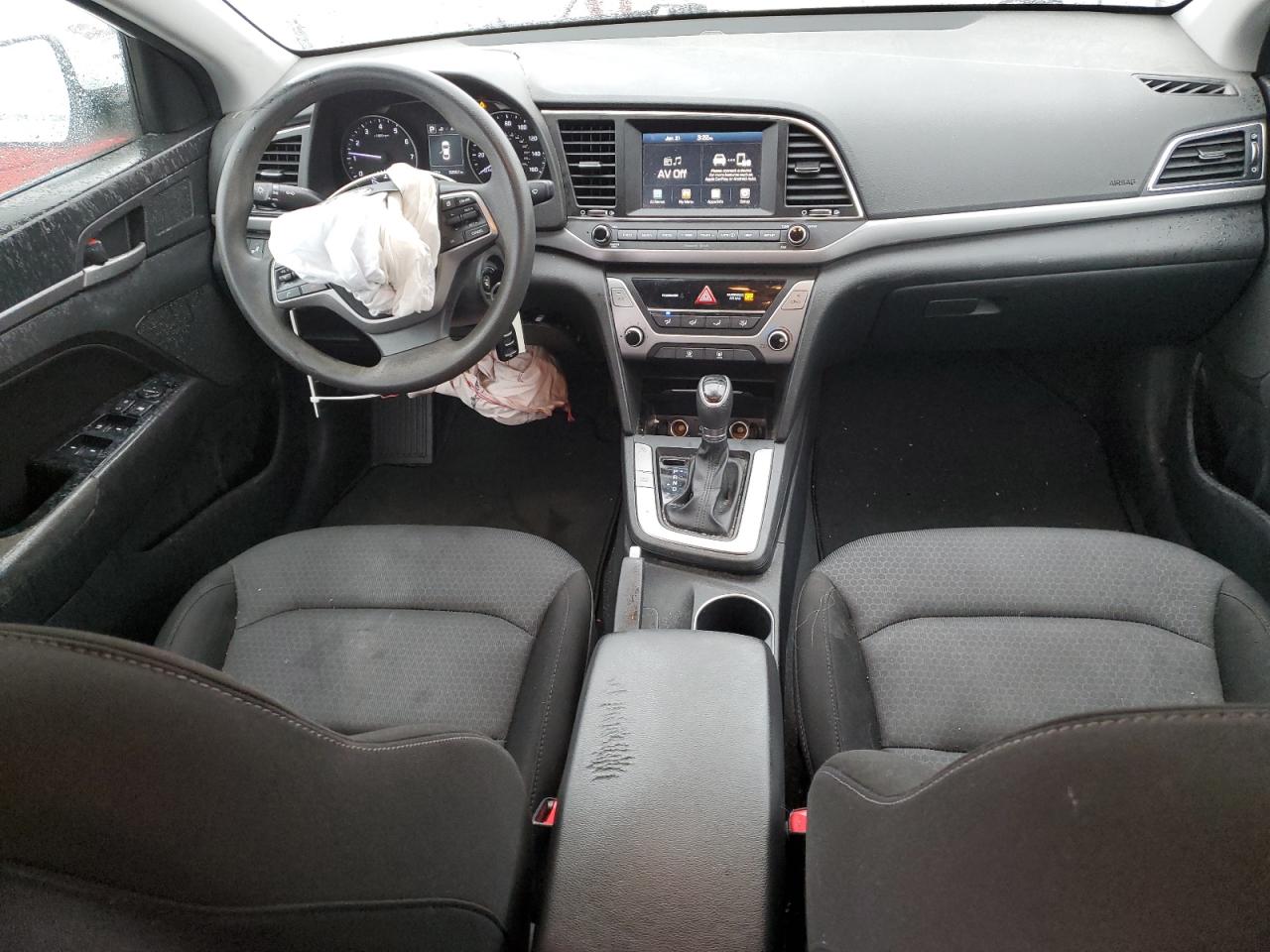 2018 Hyundai Elantra - Image 8