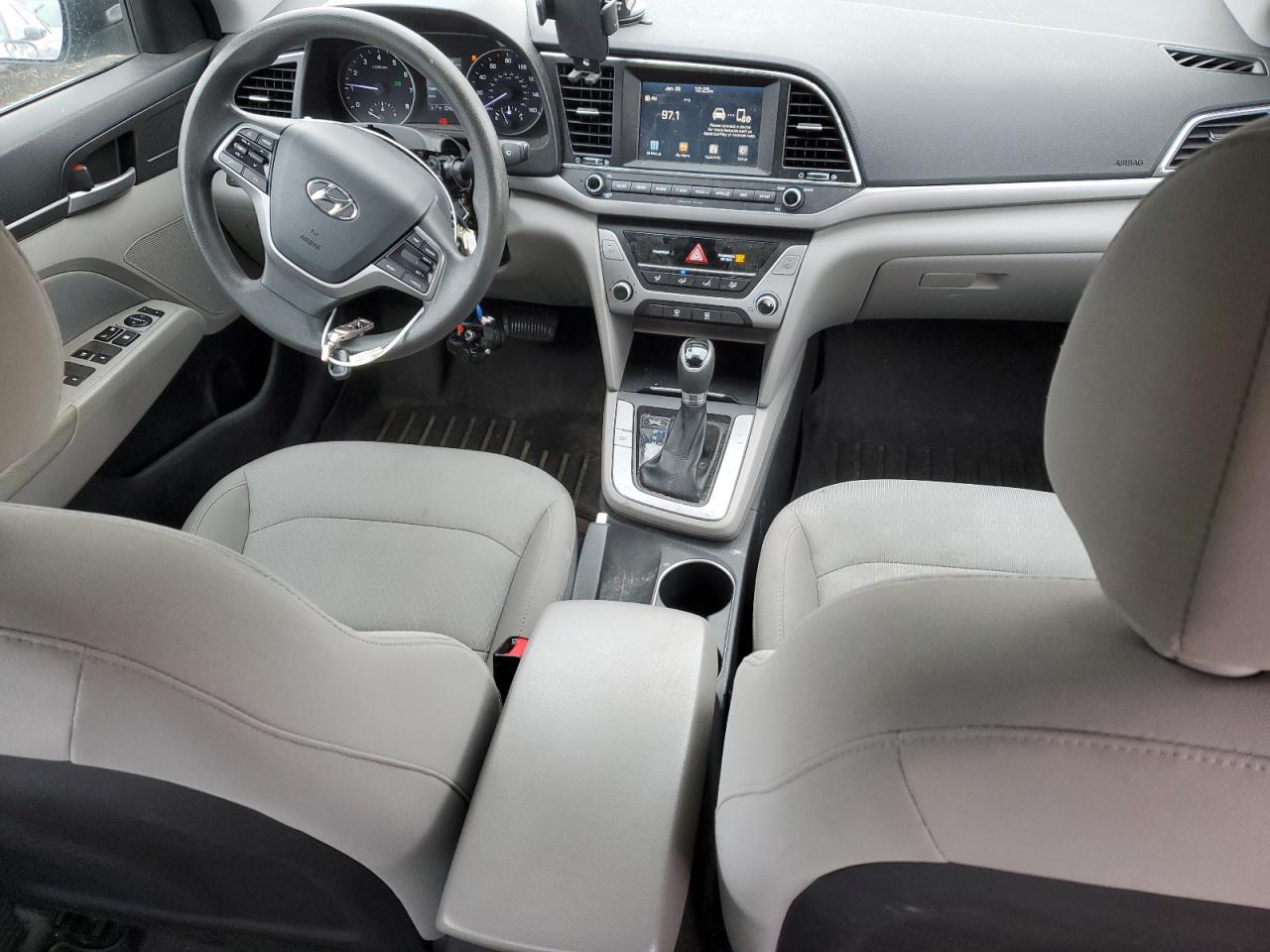 2017 Hyundai Elantra - Image 8