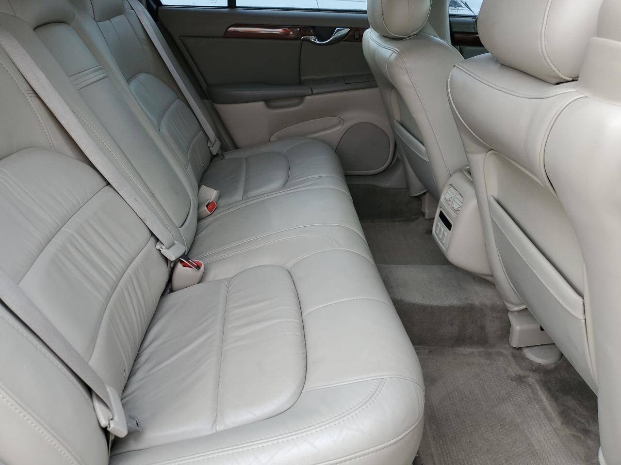 2004 Cadillac De Ville - Image 10