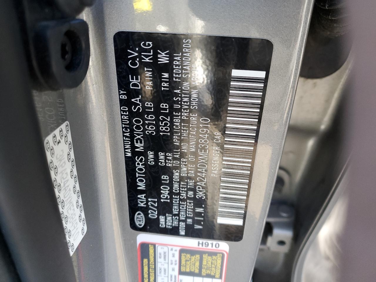 2021 Kia Rio - Image 13
