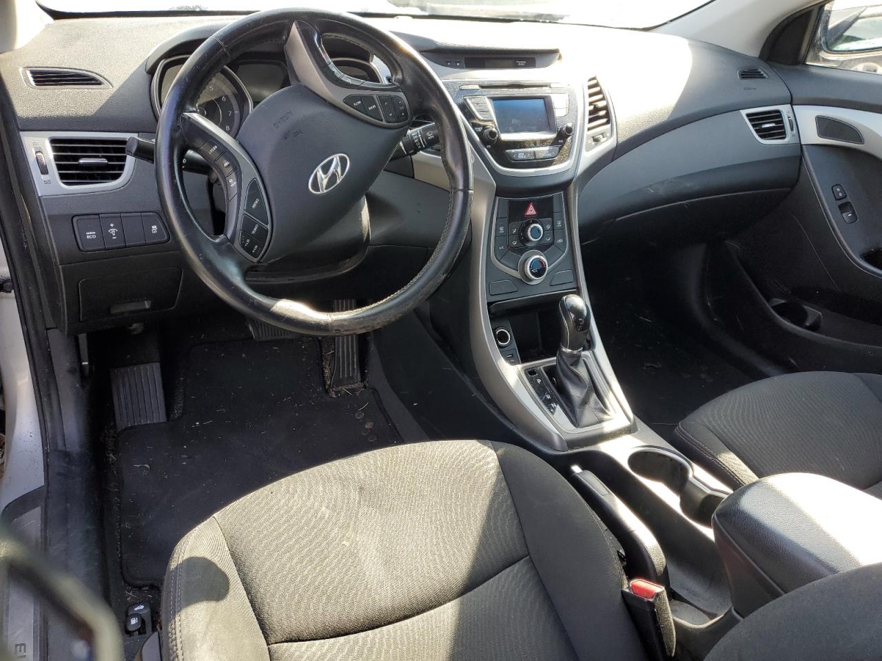 2015 Hyundai Elantra - Image 8