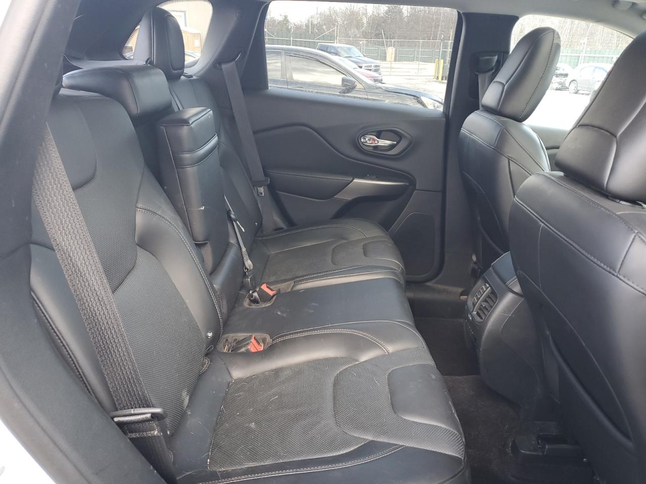 2019 Jeep Grand Cherokee - Image 11