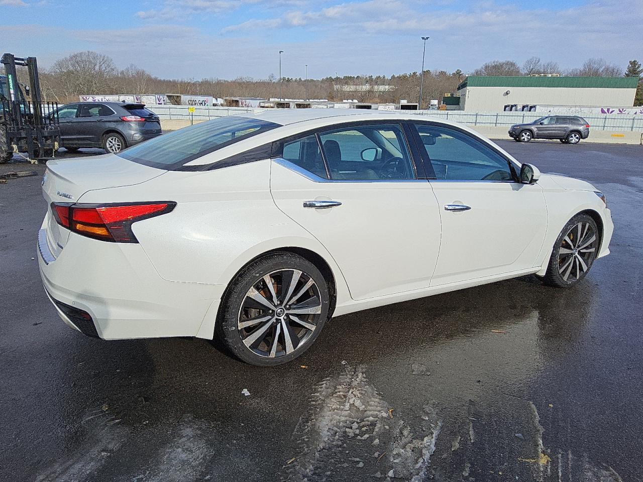 2020 Nissan Altima - Image 3