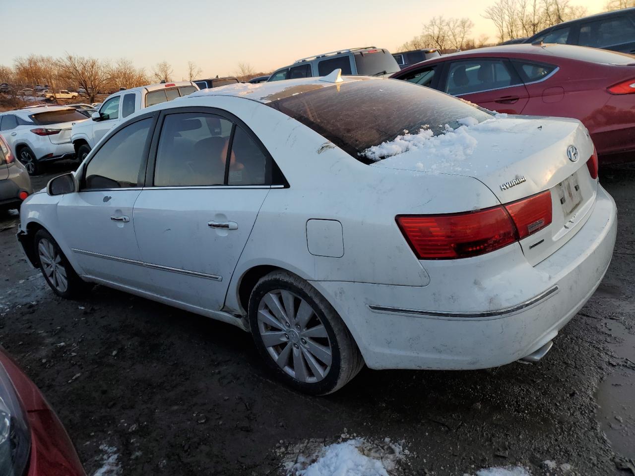 2009 Hyundai Sonata - Image 2