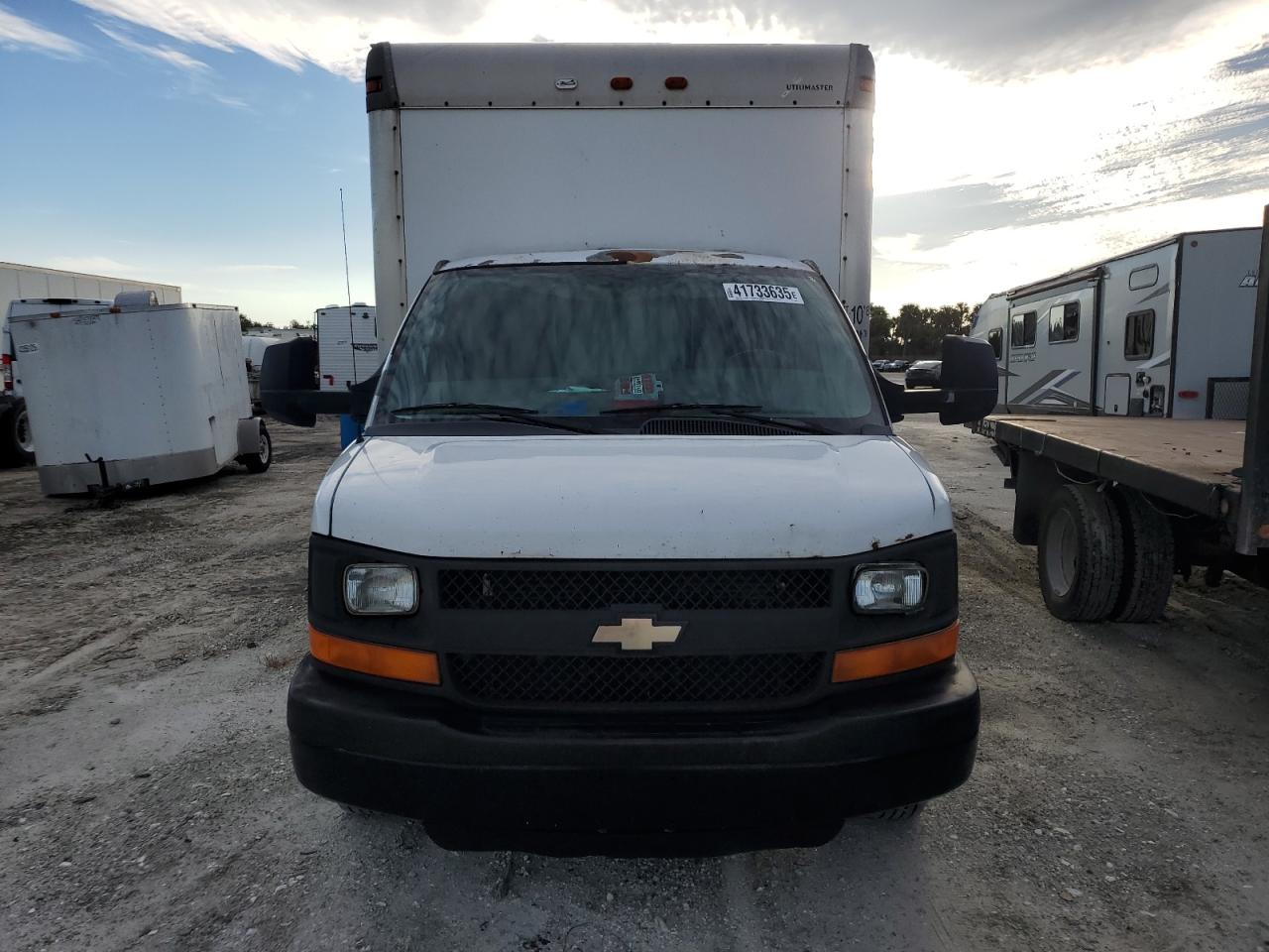 2010 Chevrolet Express - Image 5