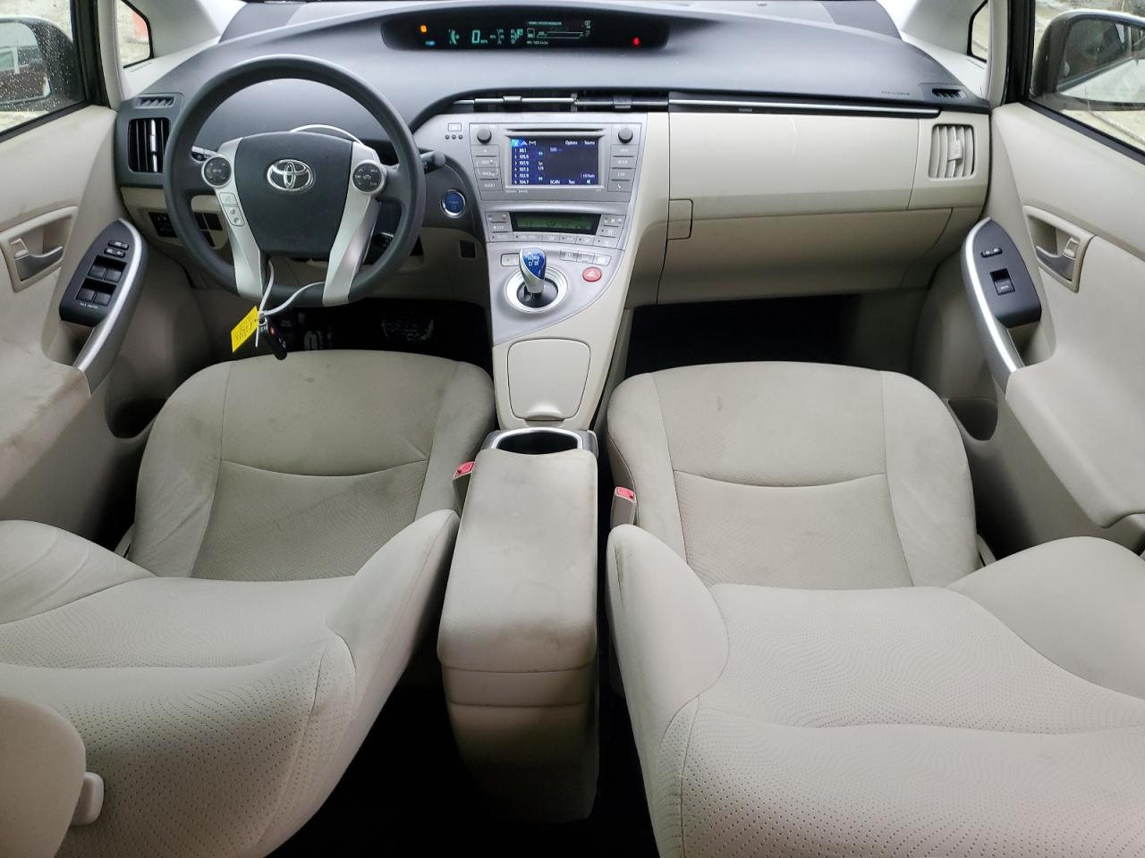 2013 Toyota Prius - Image 8