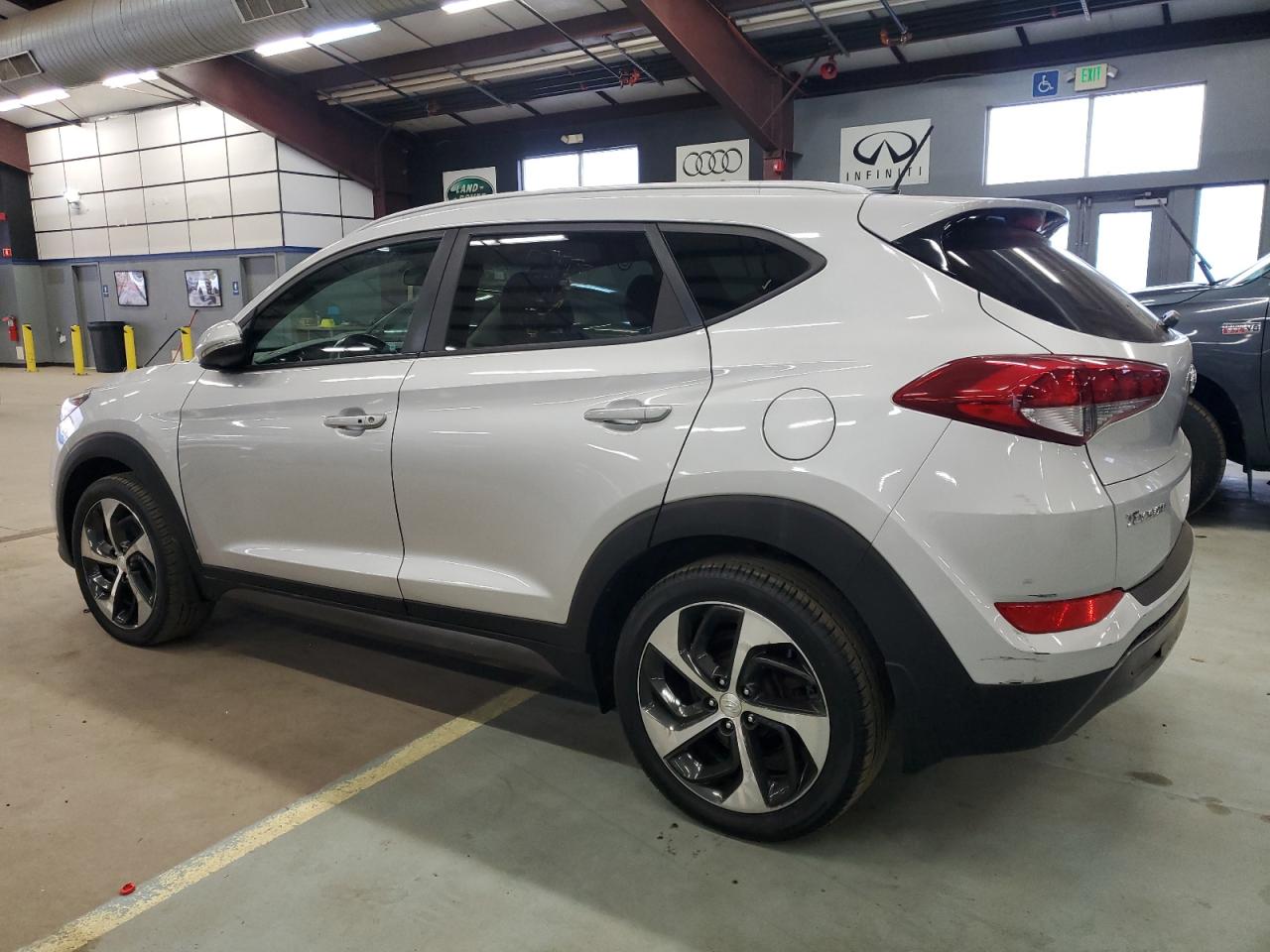 VIN KM8J3CA2XGU044261 2016 HYUNDAI TUCSON no.2