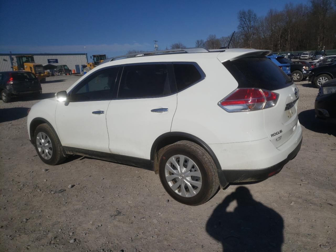 KNMAT2MT5GP606617 2016 NISSAN ROGUE - Image 2