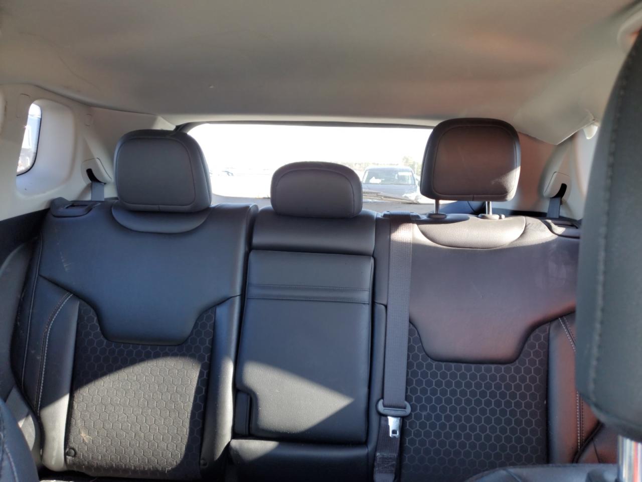 2020 Jeep Compass - Image 10