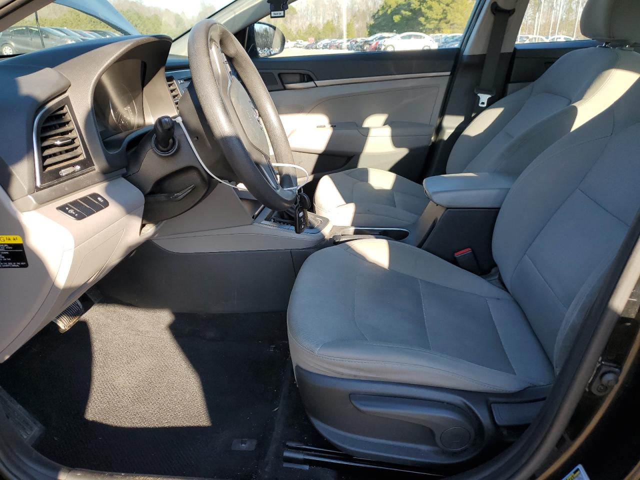 2018 Hyundai Elantra - Image 7