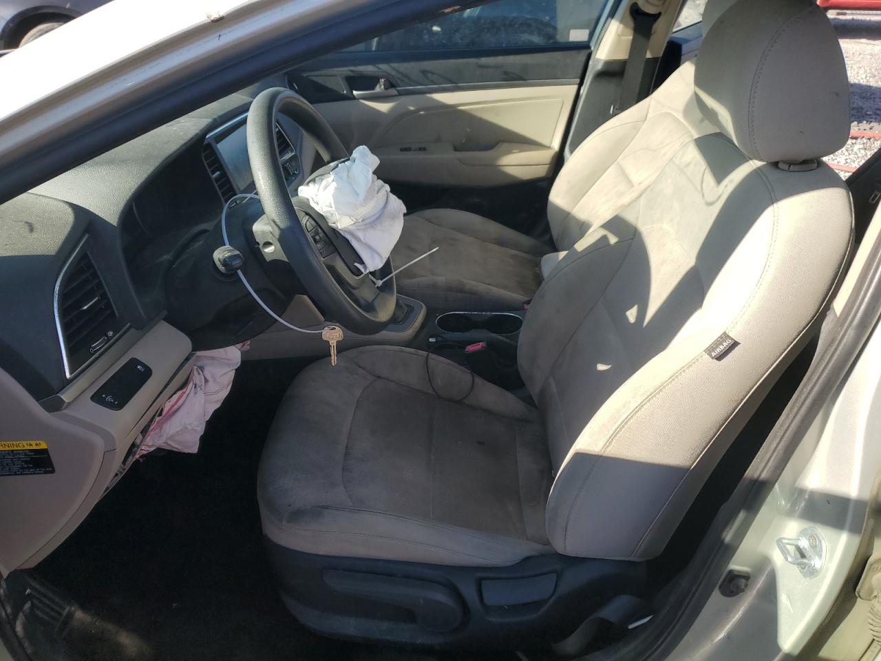 2017 Hyundai Elantra - Image 7