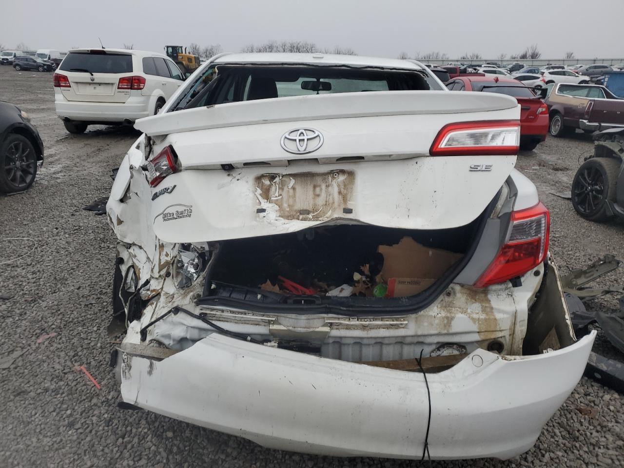 2014 Toyota Camry - Image 6