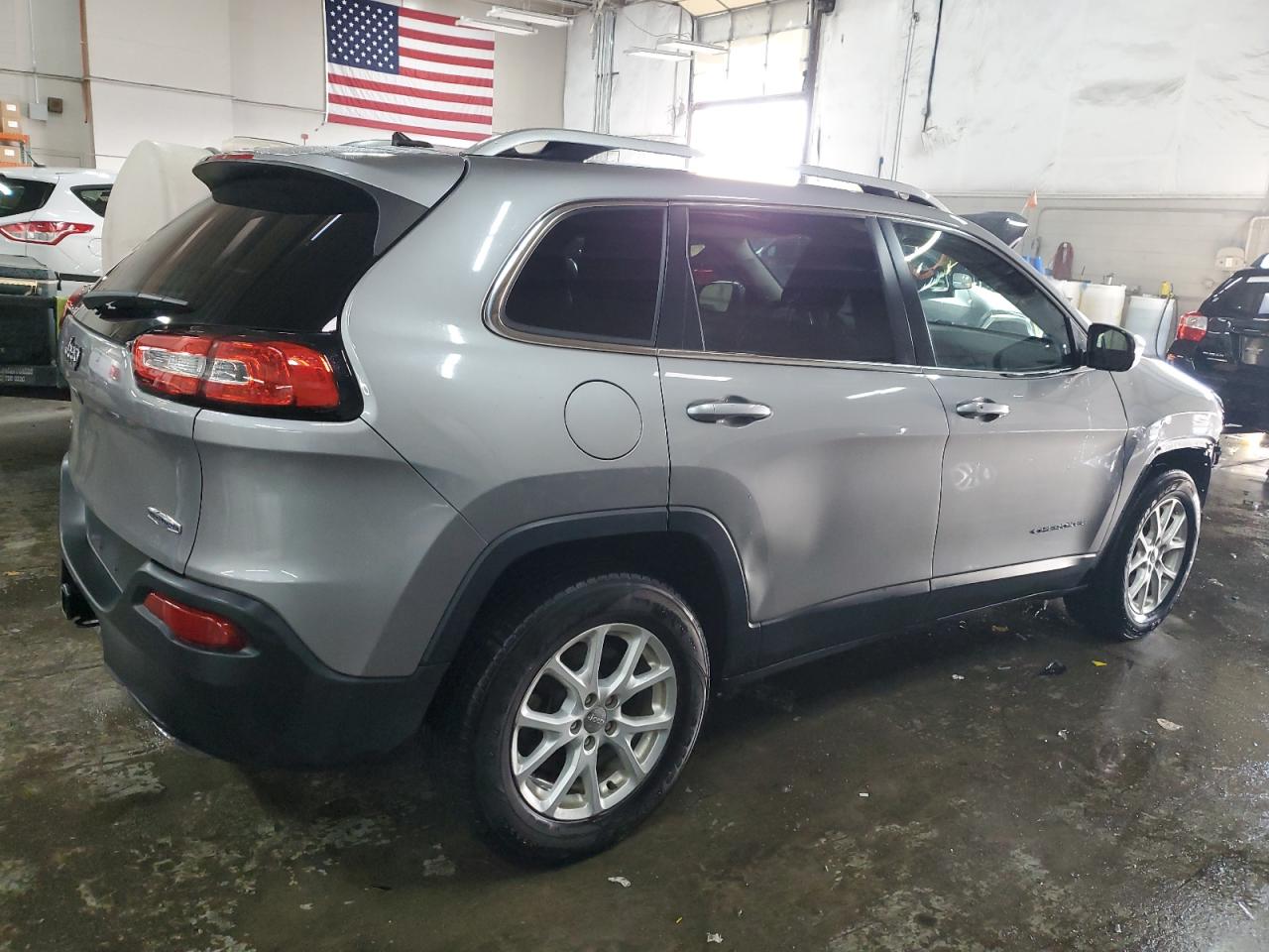 2015 Jeep Grand Cherokee - Image 3