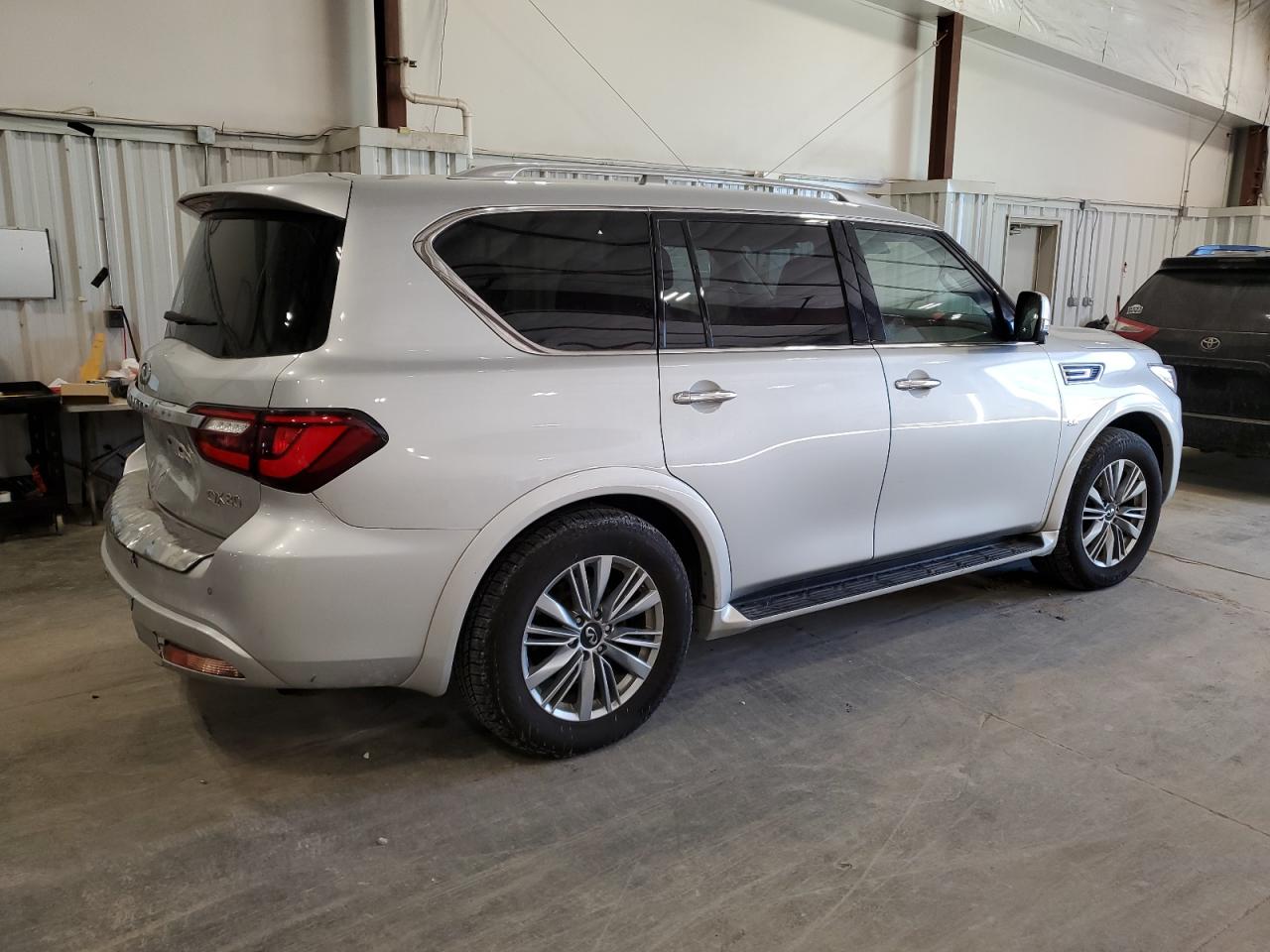 2019 Infiniti QX80 - Image 3