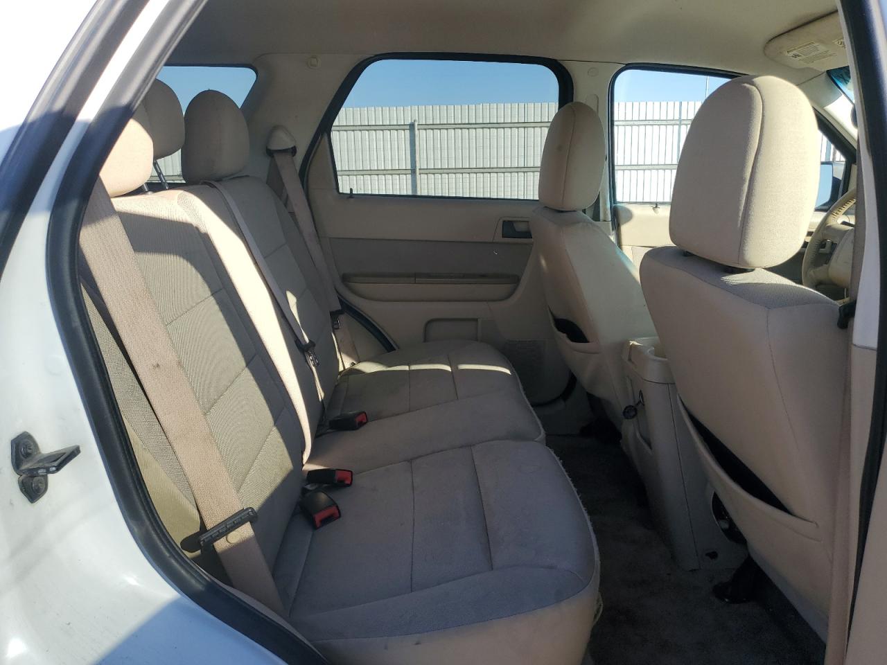 2010 Ford Escape - Image 11