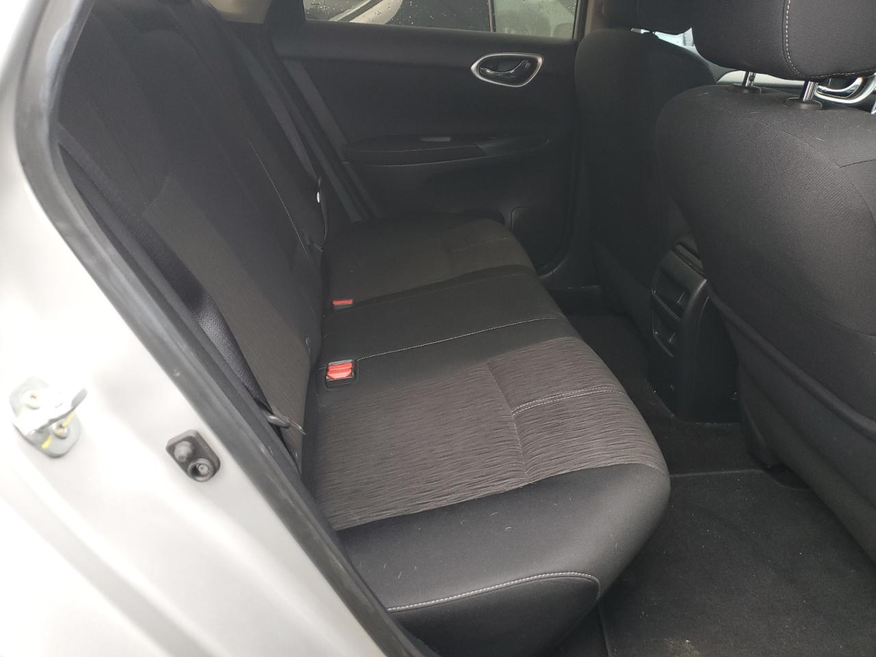 2015 Nissan Sentra - Image 10