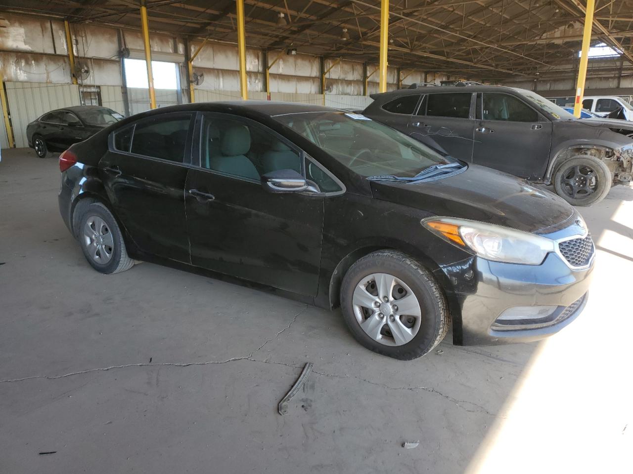 VIN KNAFK4A69F5306332 2015 KIA FORTE no.4