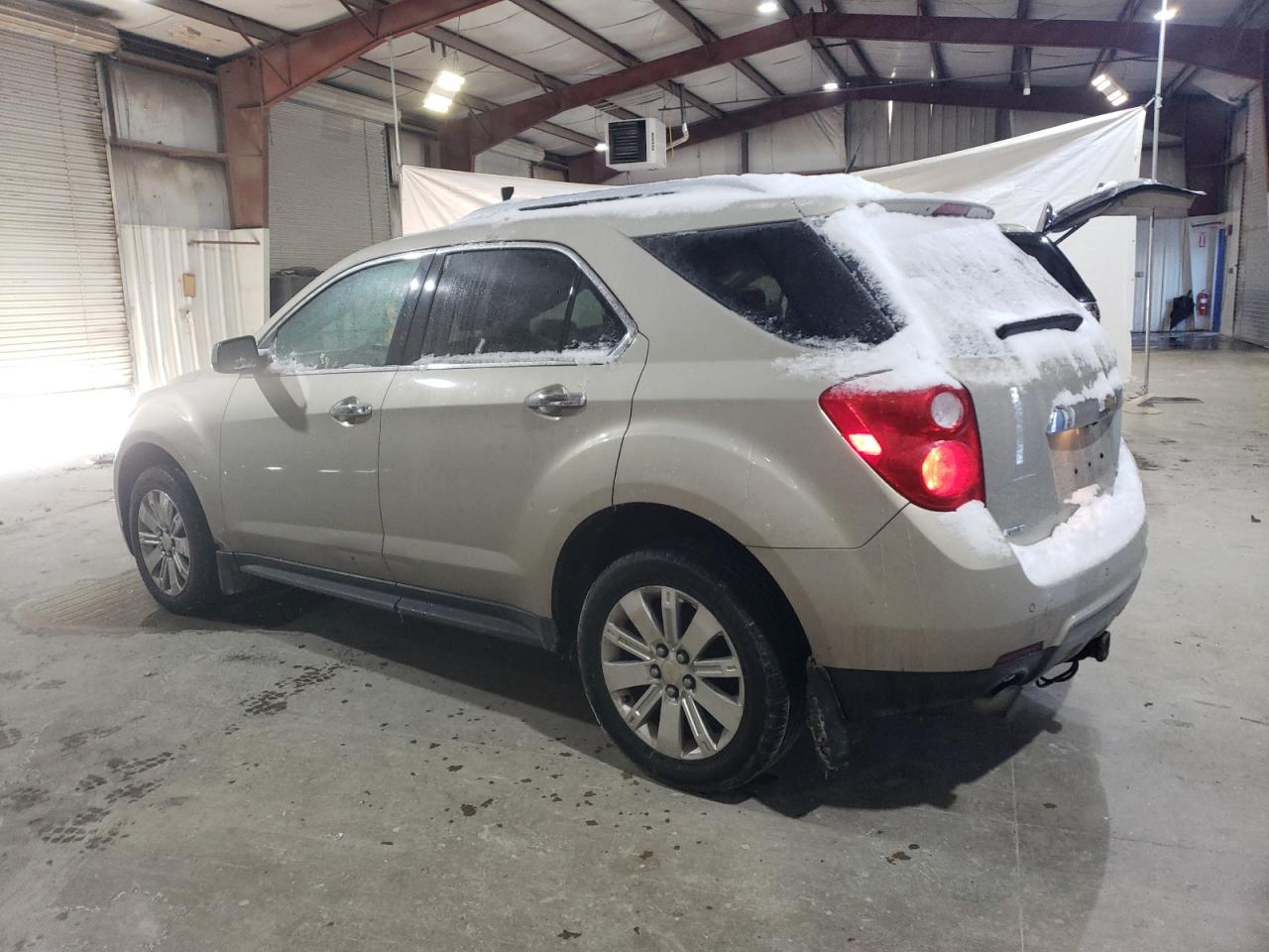 2011 Chevrolet Equinox - Image 2