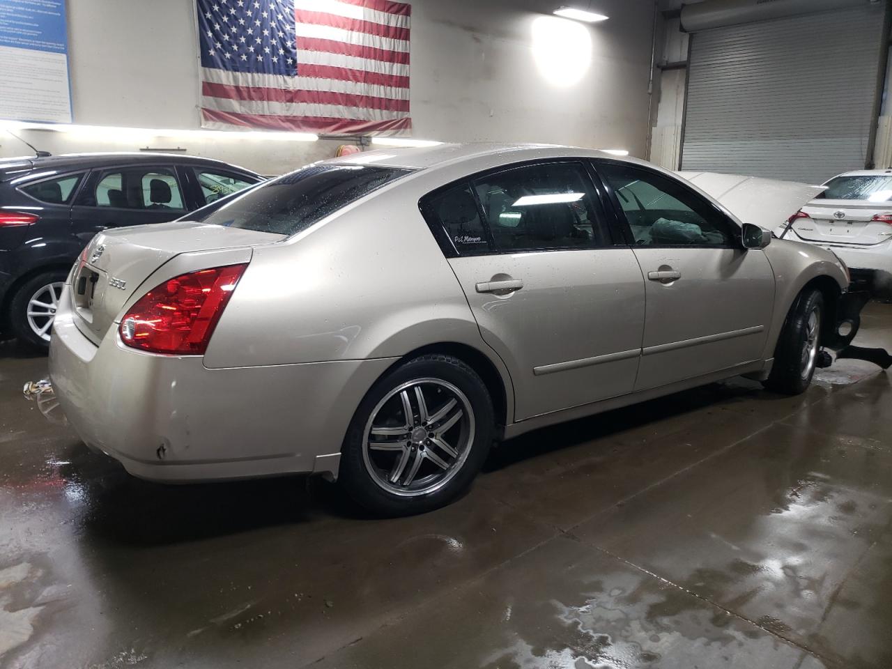 2004 Nissan Maxima - Image 3