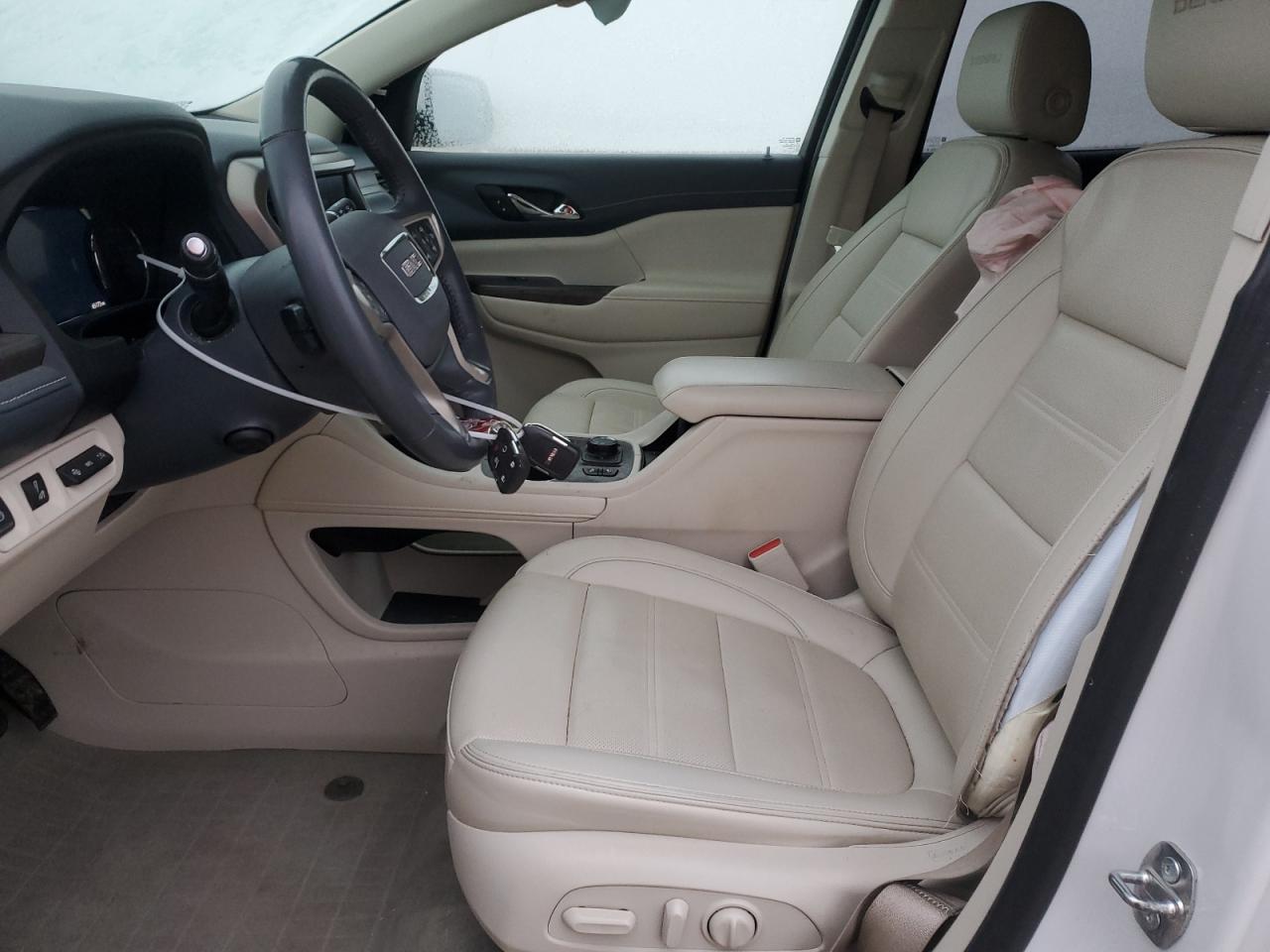 2022 GMC Acadia - Image 7