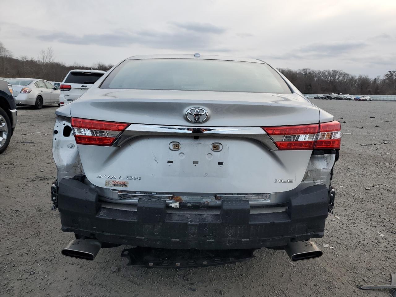 2015 Toyota Avalon - Image 6