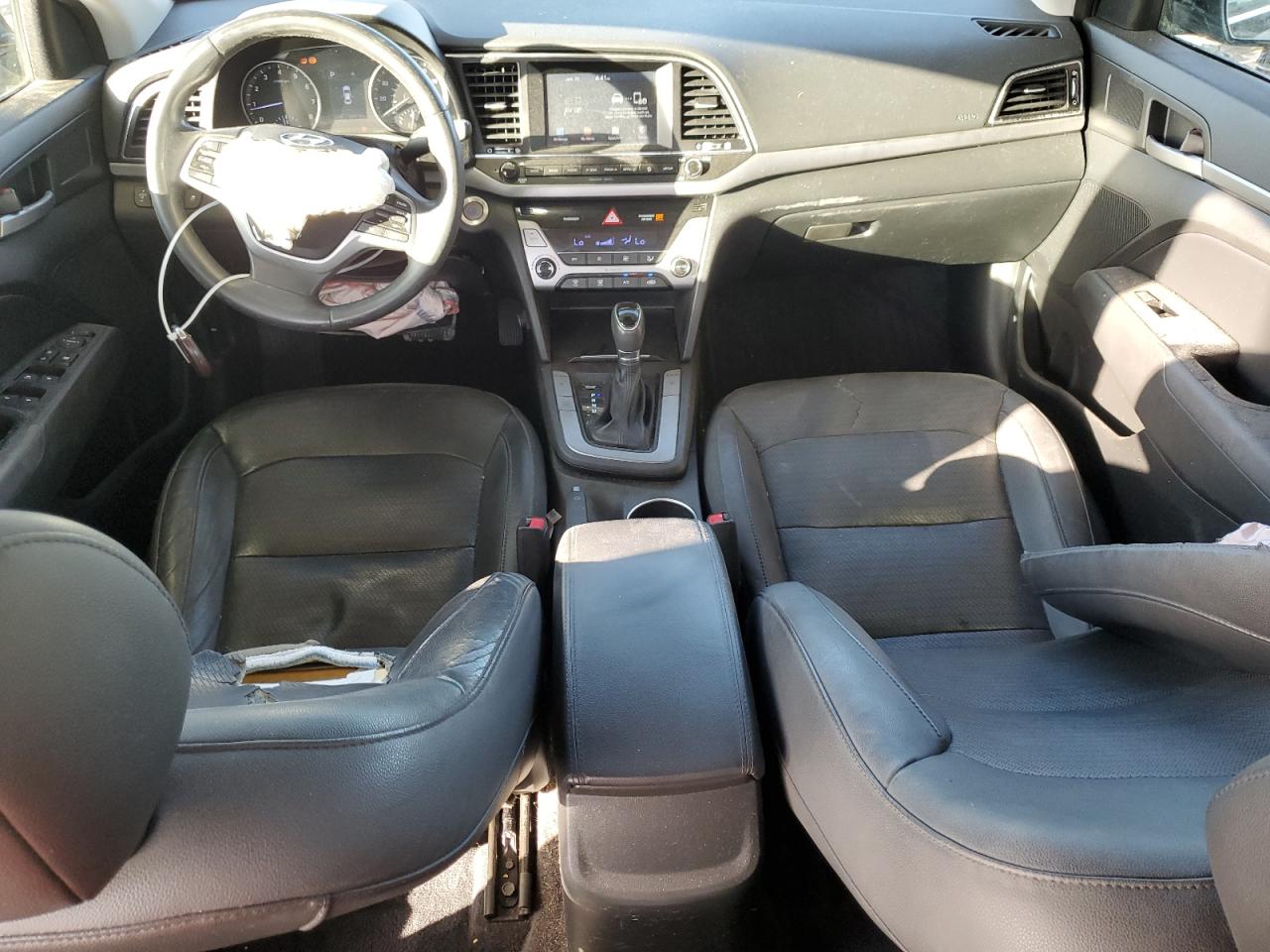 2017 Hyundai Elantra - Image 8