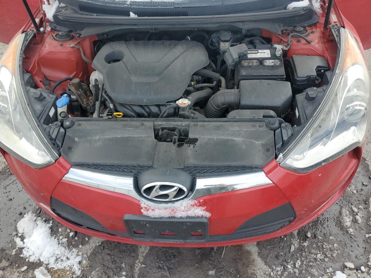 2014 Hyundai Veloster - Image 13