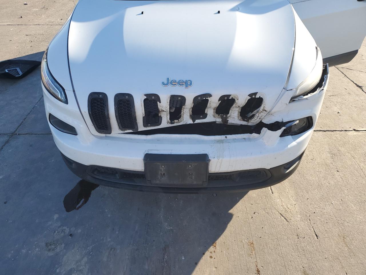 2014 Jeep Grand Cherokee - Image 13