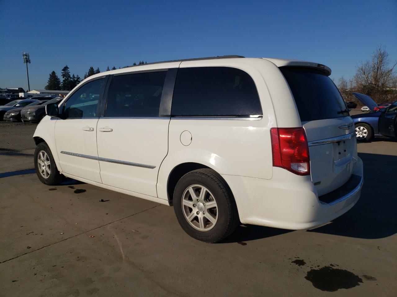 2012 Chrysler Town & Country - Image 2
