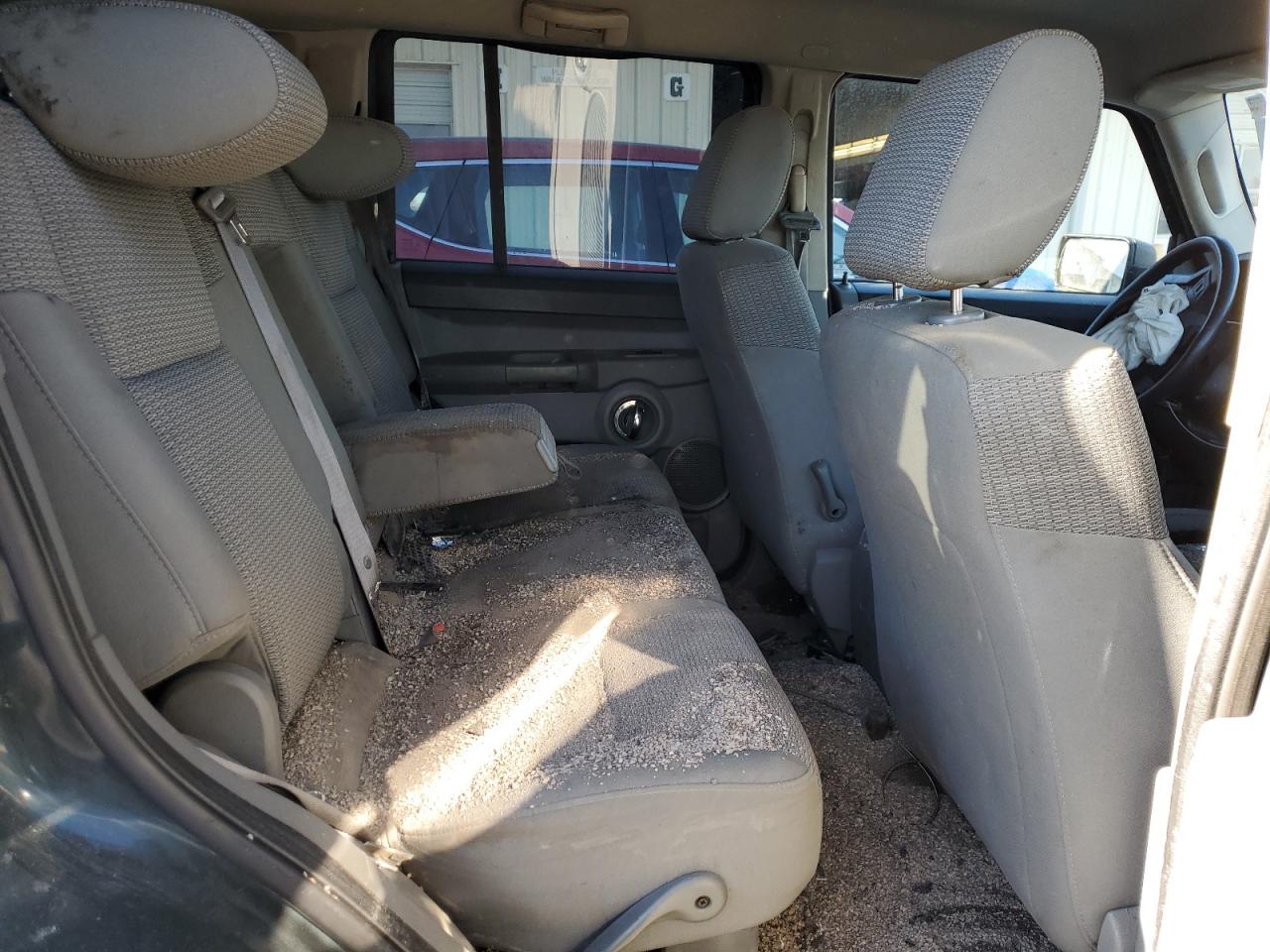 2006 Jeep Commander - Image 11