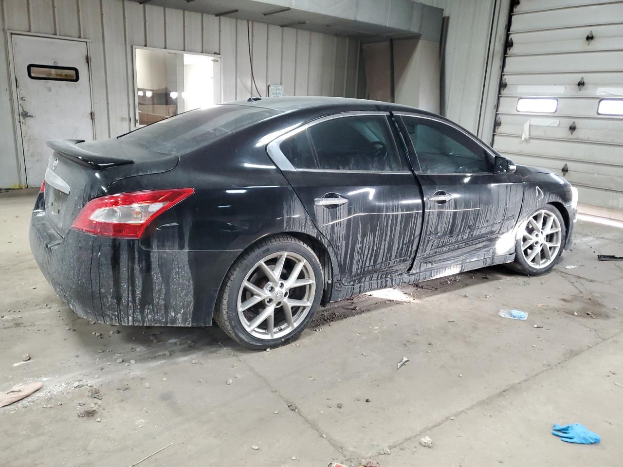 2010 Nissan Maxima - Image 3