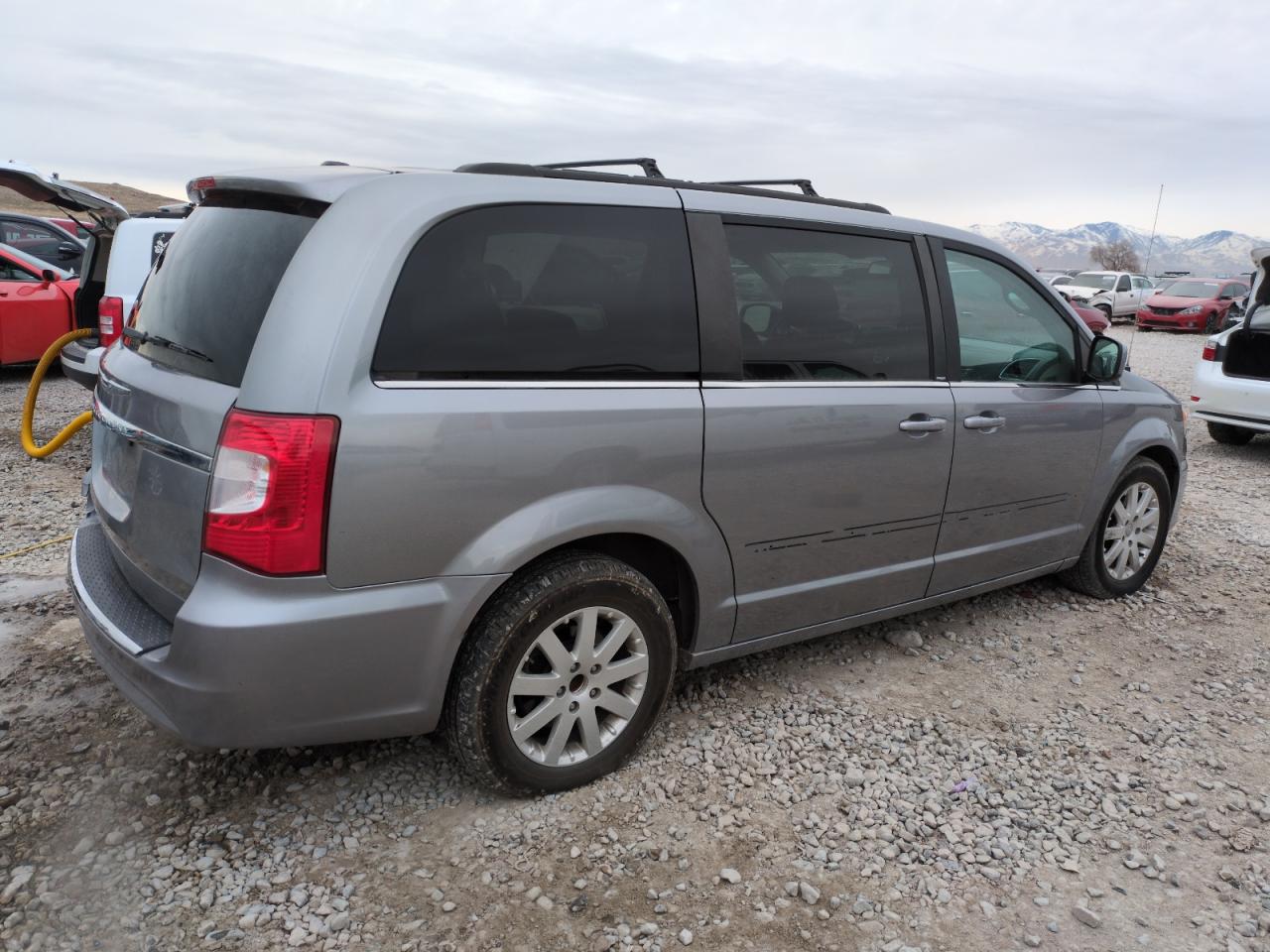 2014 Chrysler Town & Country - Image 3